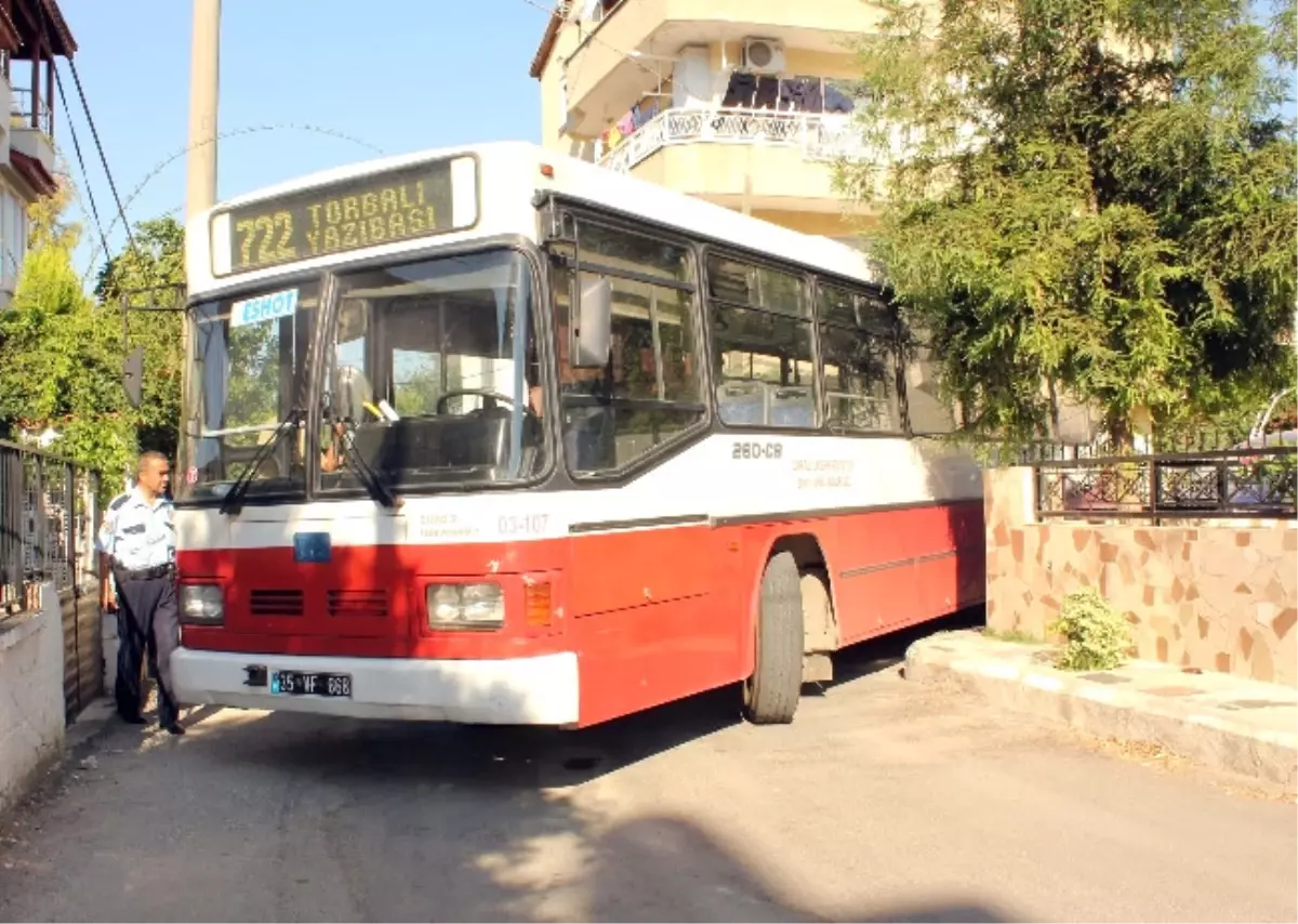 Yolcu Otobüsünde Bıçaklı Dehşet