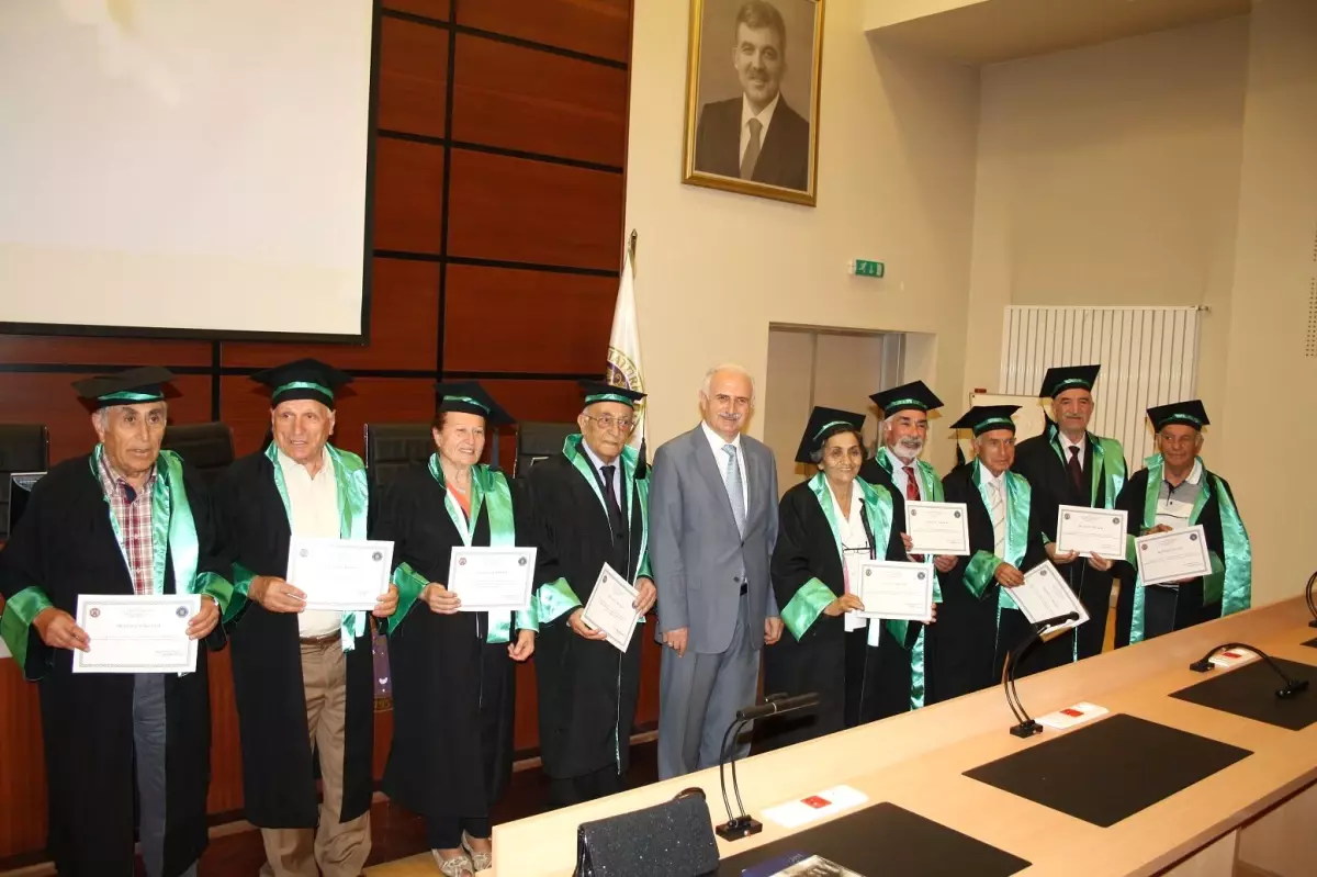 Ziraat Fakültesi'nin İlk Mezunları İçin Tören Düzenlendi