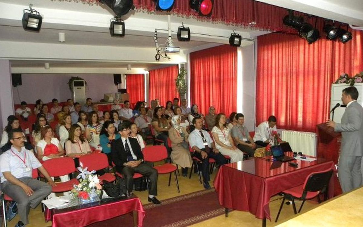 Afyonkarahisar\'da Evlilik Öncesi Eğitim Semineri
