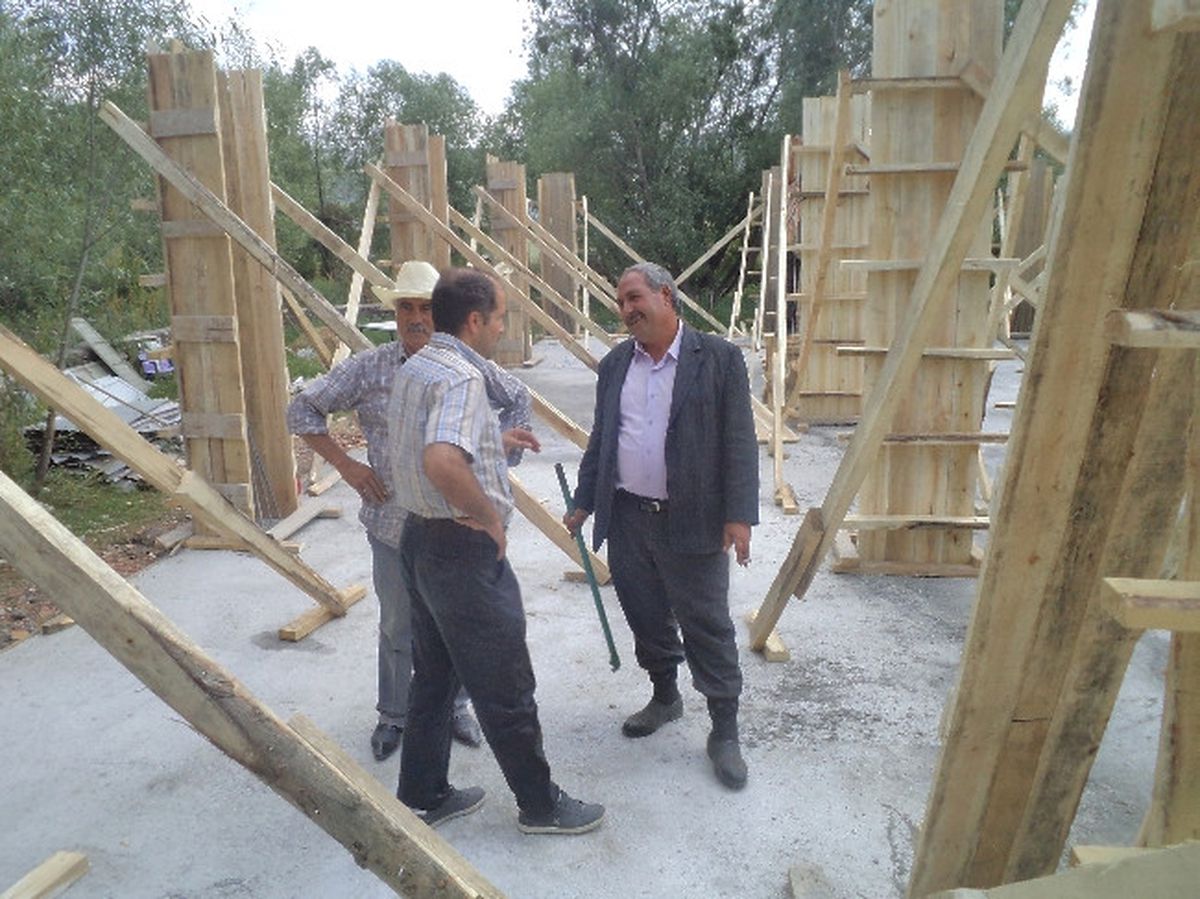 Cami Yapımda İmece Usulü Çalışıyorlar