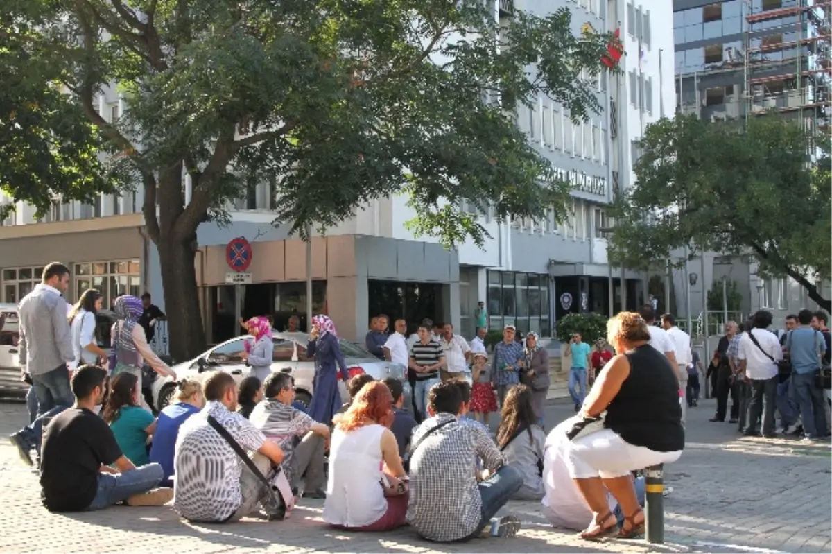 Dhkp-C Gözaltılarına Emniyet Önünde Protesto