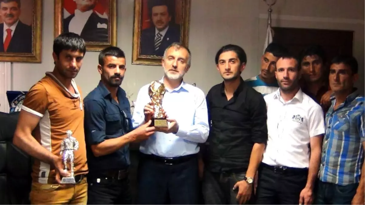 Erciş Belediyespor Plaj Futbolunda Bölge Birincisi Oldu