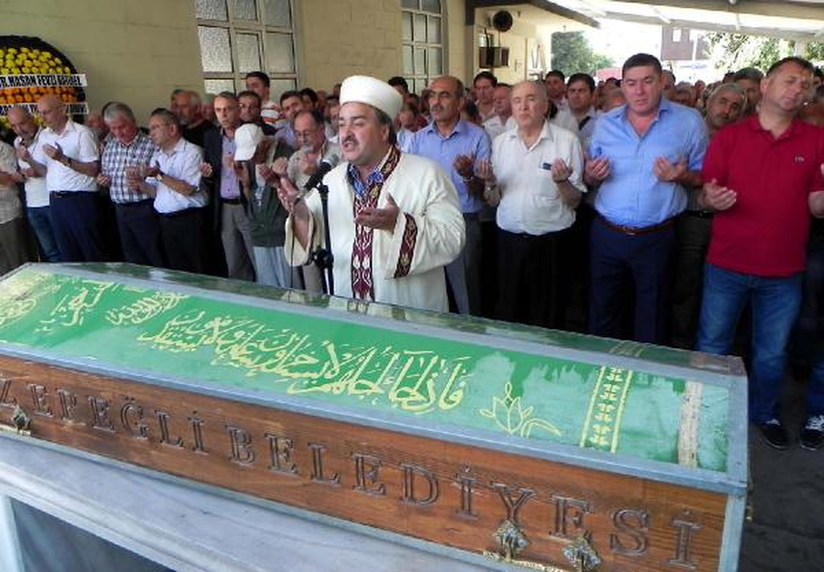 İntihar Eden Doktor Adayı Defnedildi