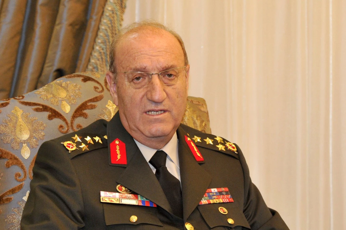 Kara Kuvvetleri Komutanı Kıvrıkoğlu\'na Azerbaycan\'dan Çifte Madalya