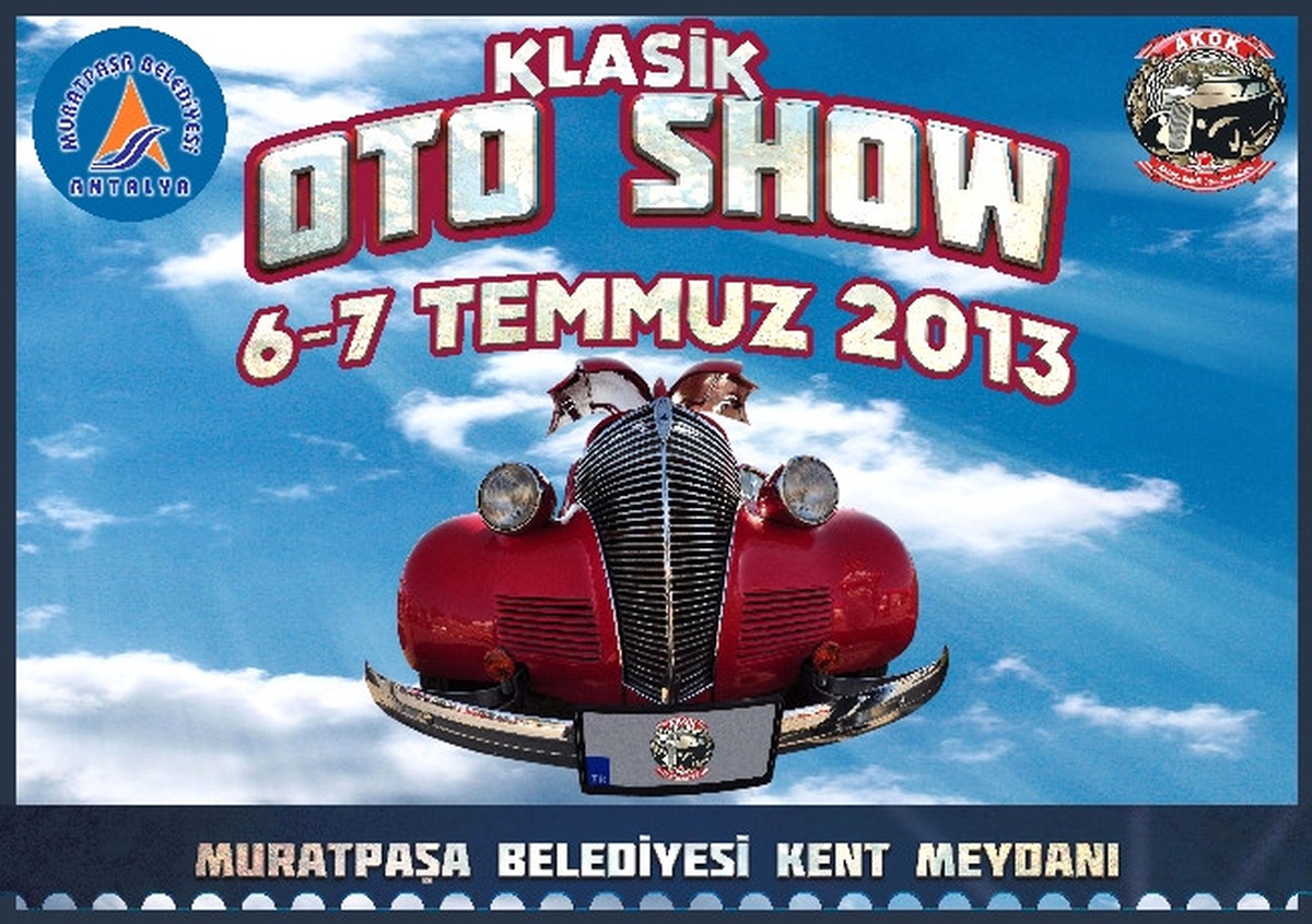 Klasik Otomobiller Muratpaşa Kent Meydanı\'nda