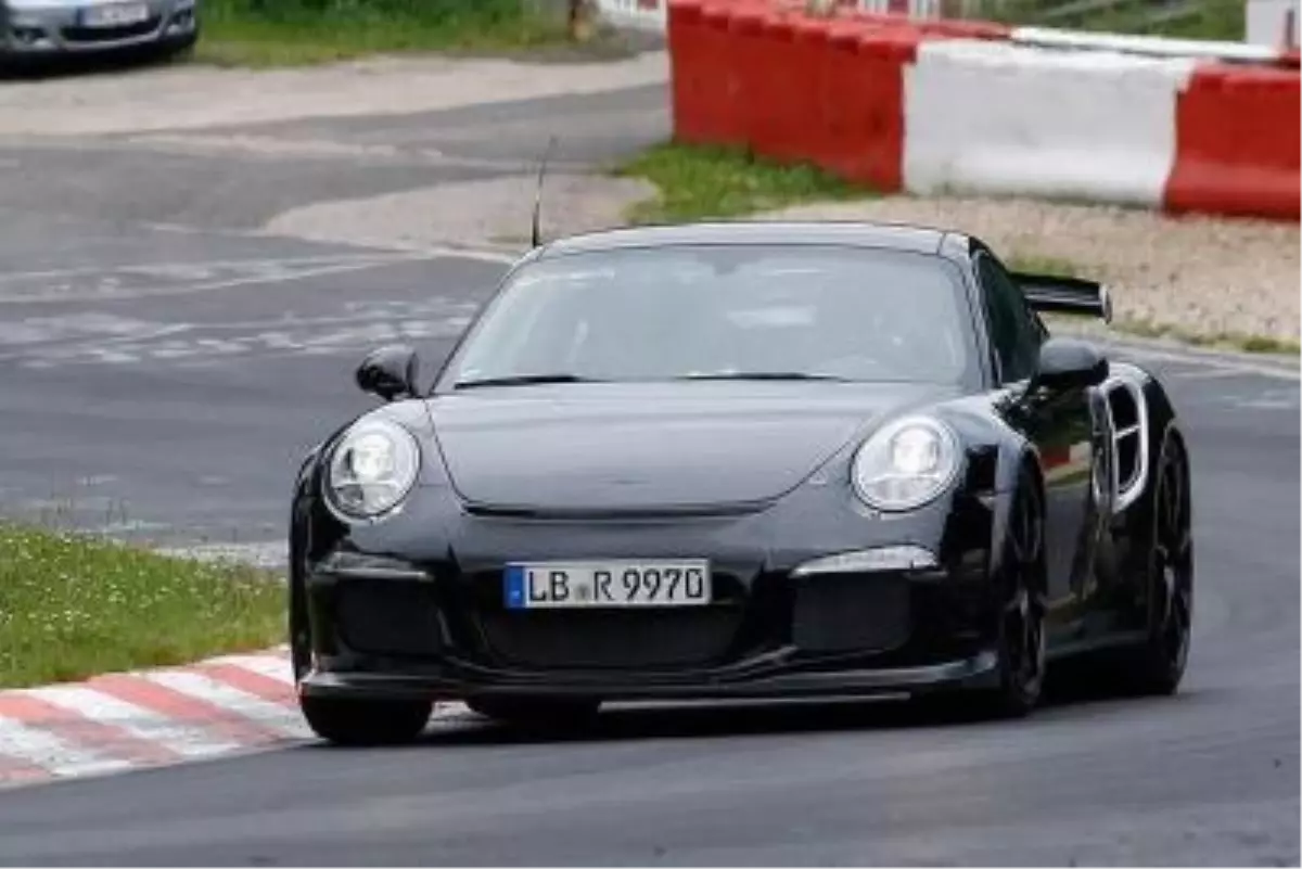 Porsche 911 Gt2 Kendini Gösterdi