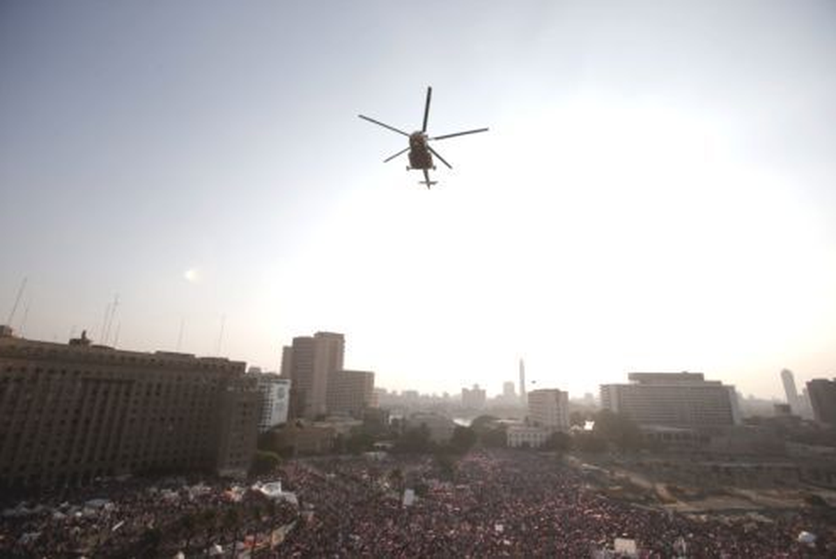 Tahrir Meydanı\'nda Askeri Jetler Şov Yaptı