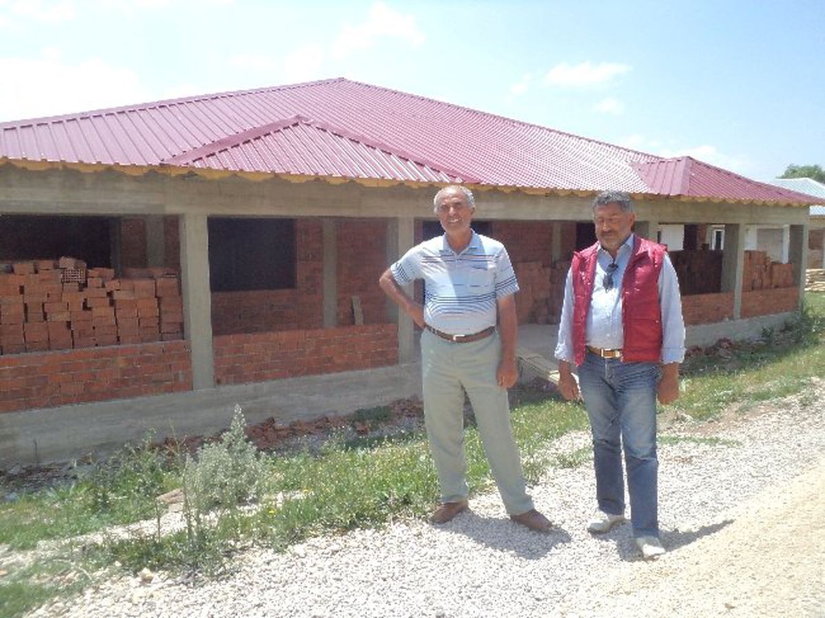 Varto\'da \'Bir Tuğla da Sen Koy\' Kampanyası