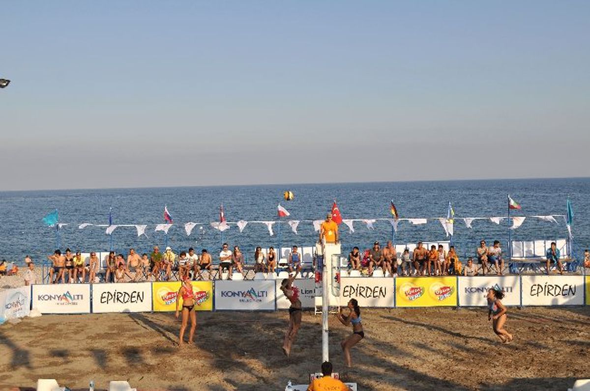 3. Konyaaltı Belediyesi Epirden 2013 Plaj Voleybol Turnuvası Başladı