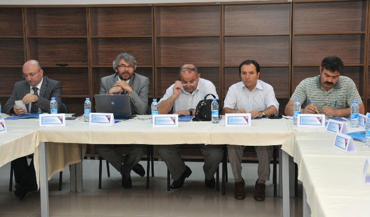 Afyonkarahisar\'da Hukuk Fakültesi Lisansüstü Çalıştayı