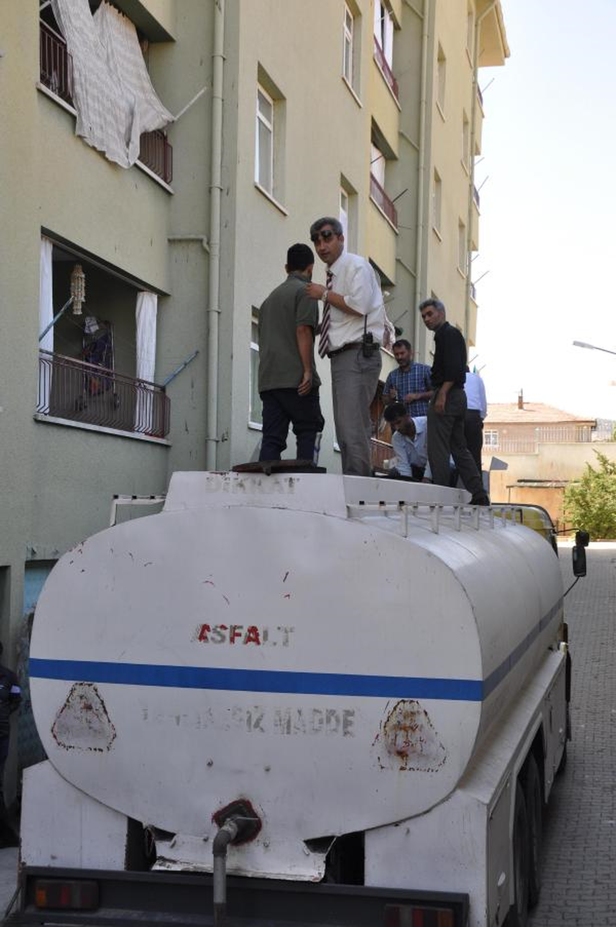Akaryakıt Tankerinde 65 Bin Paket Kaçak Sigara