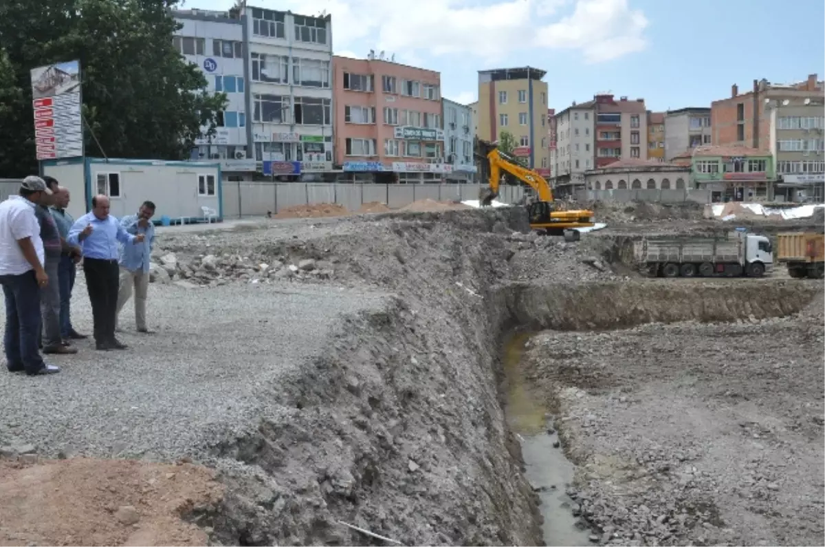 Başkan Ok, Eski Hal Binası İnşaatını İnceledi