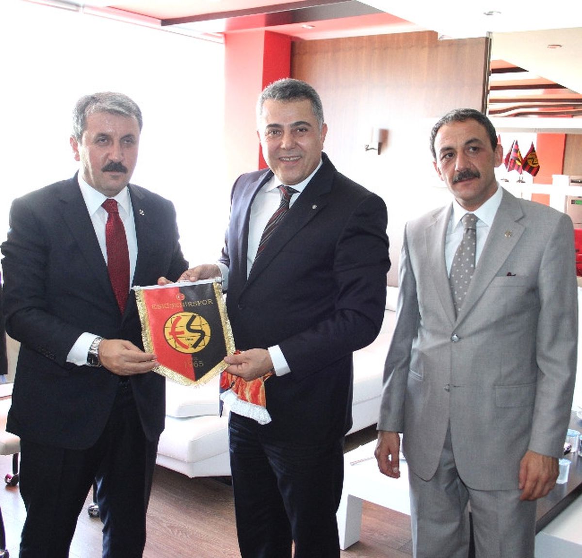 Başkan Destici\'den Eskişehirspor\'a Ziyaret