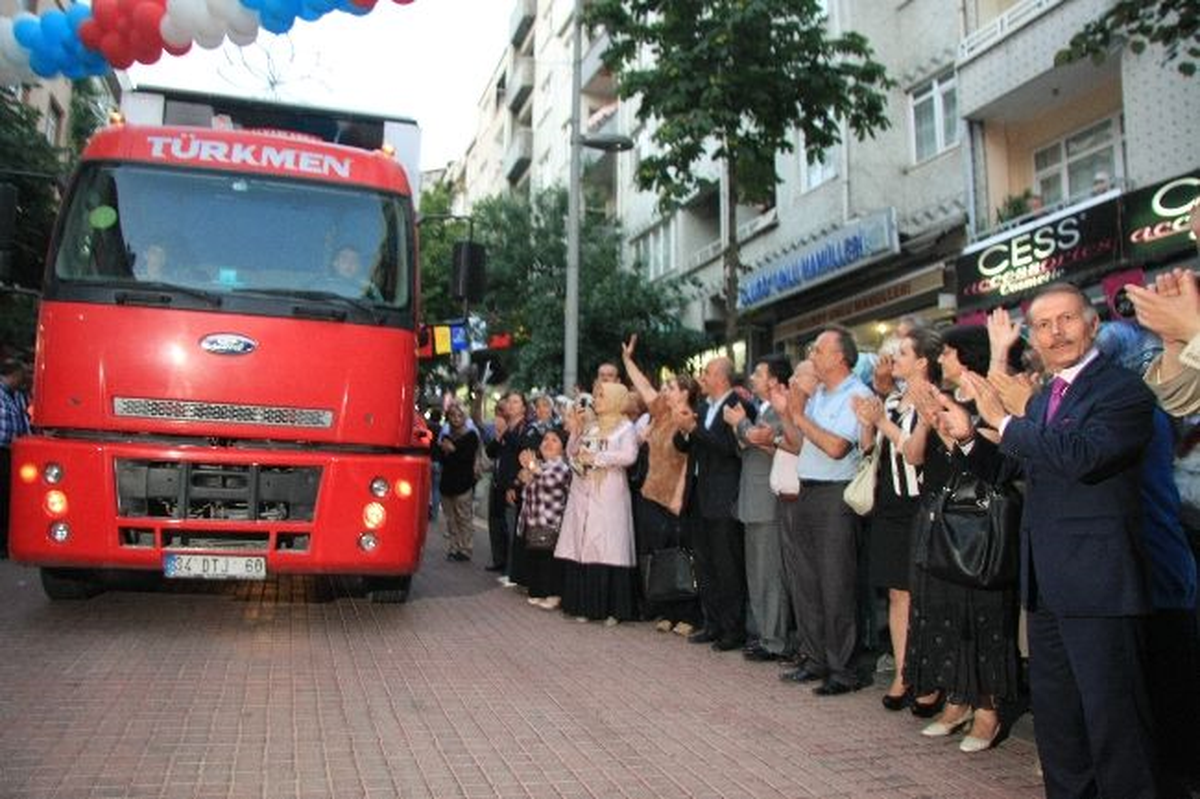 "Bereket Konvoyu" Coşkuyla Uğurlandı