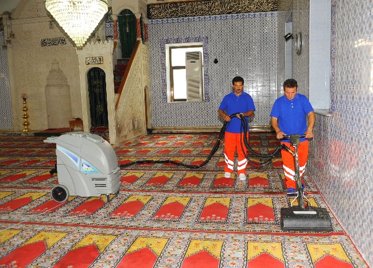 Camilere Ramazan Temizliği