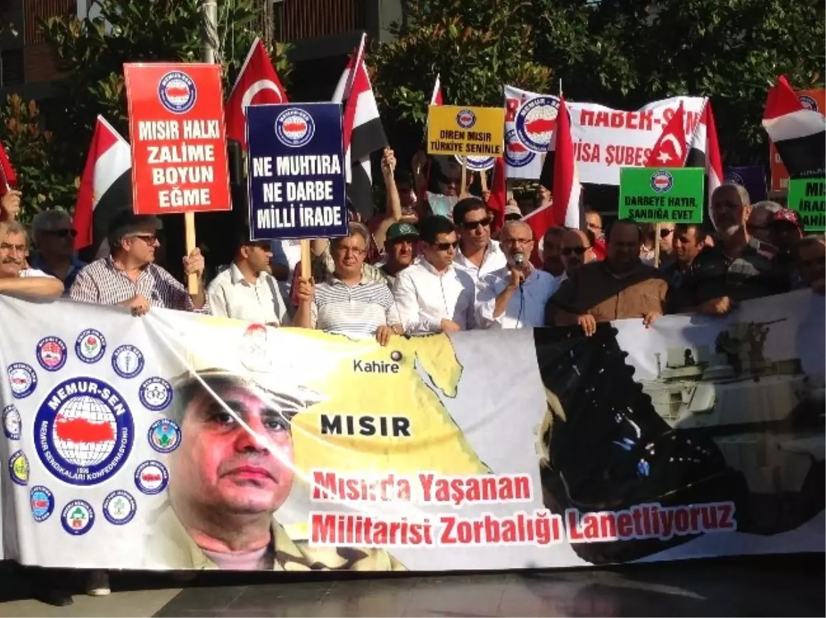 Mısır\'daki Darbe Manisa\'da Protesto Edildi