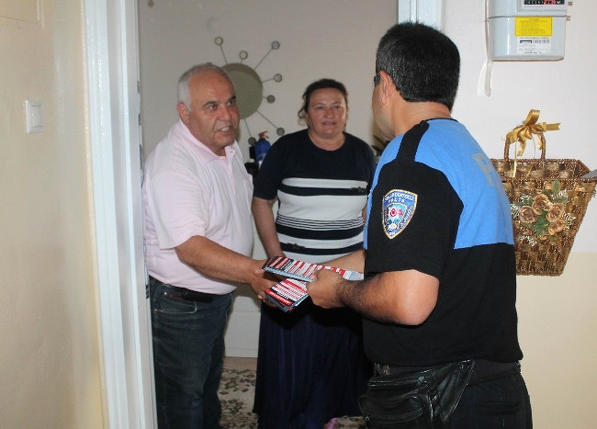 Polisler Tatilcileri Hırsızlara Karşı Uyarıyor