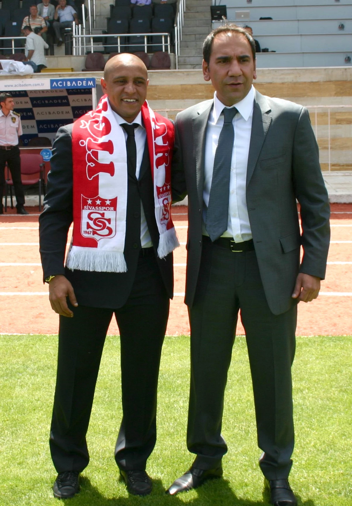 Roberto Carloslu Sivasspor, Topbaşı Yaptı