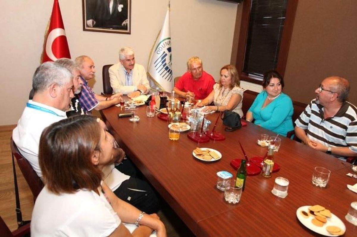 Türkçe Sevdalısı Yabancı Öğretmenlerden Başkan Sakallı\'ya Ziyaret