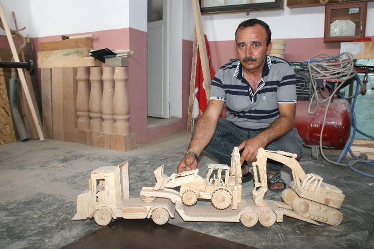 Ağaçtan Yapılan Tır Büyük İlgi Görüyor