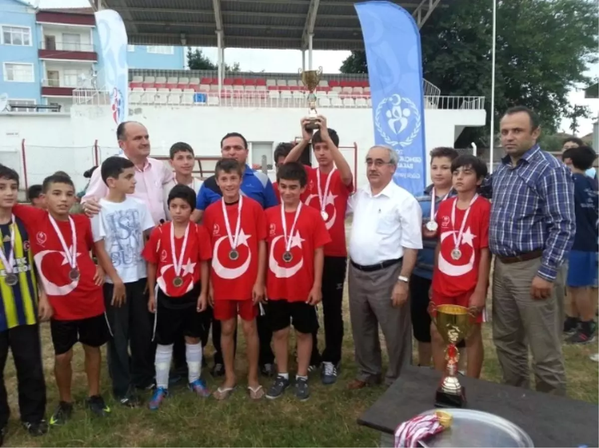 Alaçam\'da Camiler Arası Futbol Turnuvası