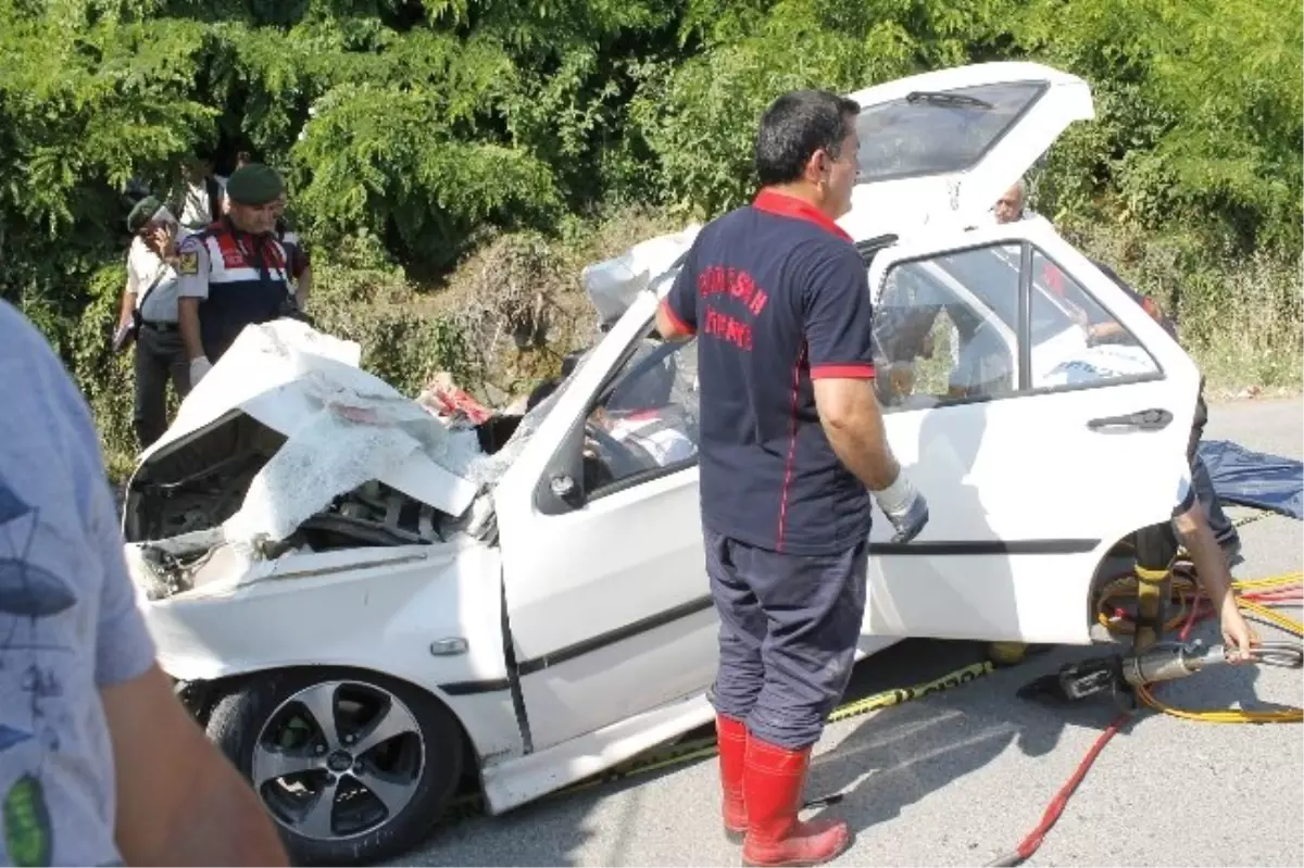 Cenaze Yolunda Kaza: 4 Ölü