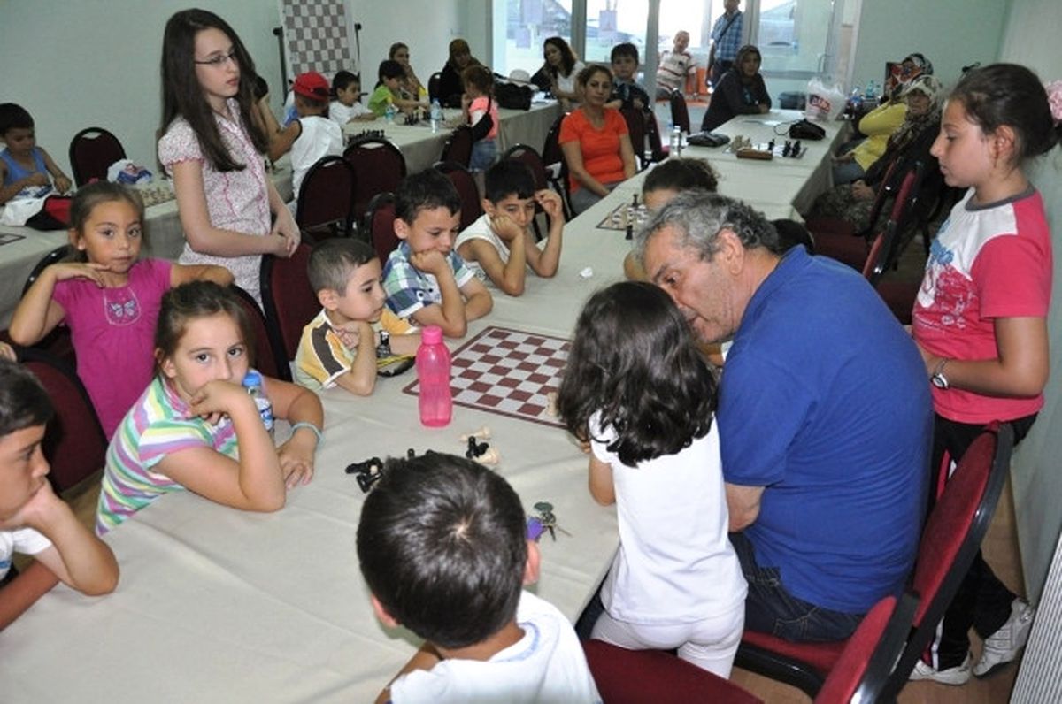 Düzce\'de Satranç Duayeninden Eğitim