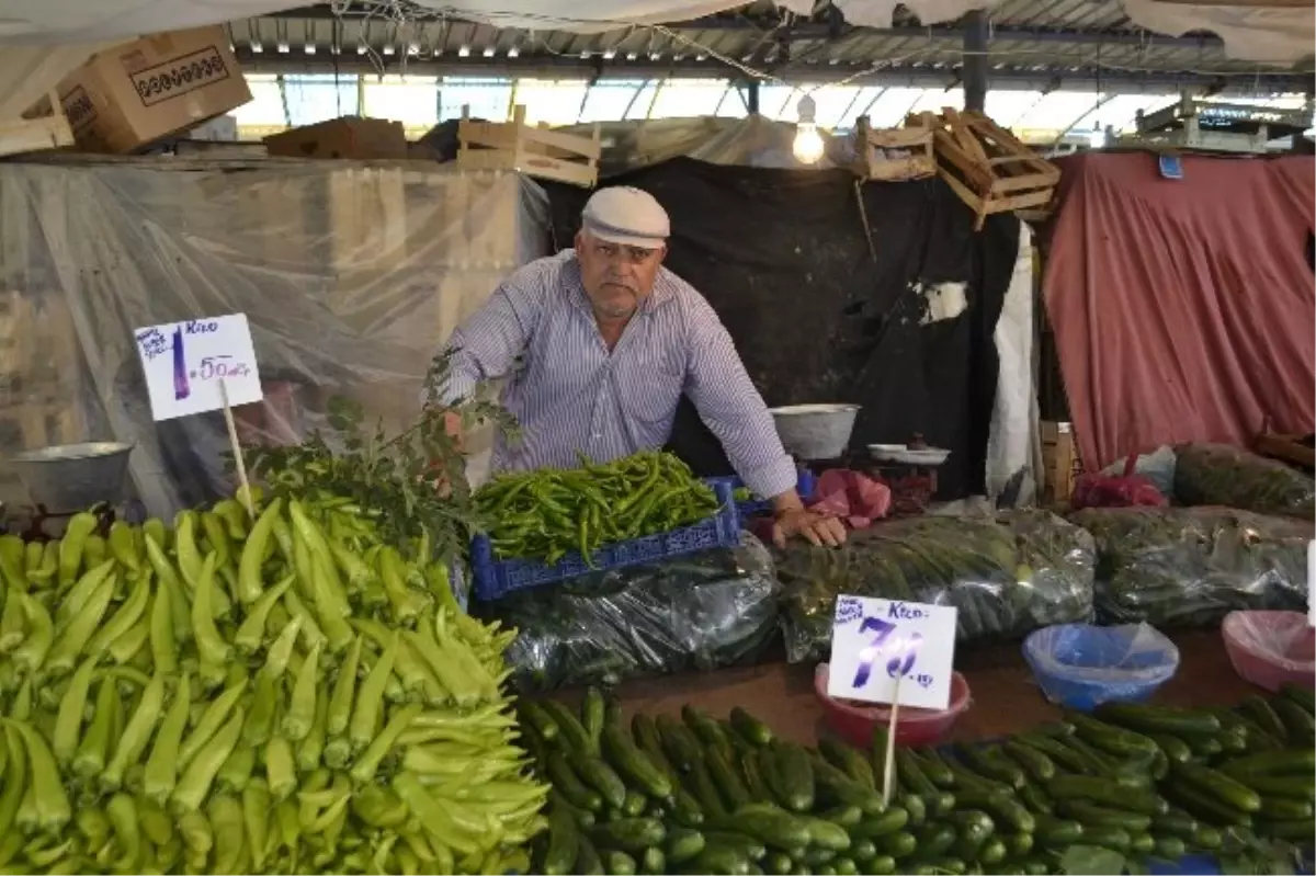 Halk Pazarı Boş Kaldı