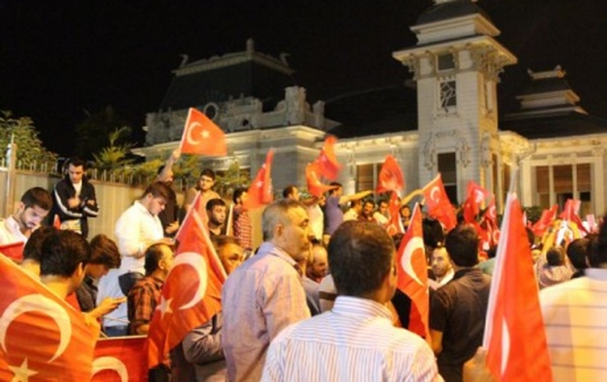 İhh\'dan Mısrıdaki Darbeye Protesto