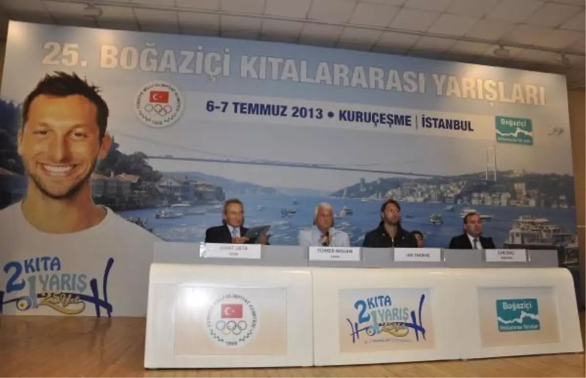 İstanbul Boğazı\'nda Su Sporları Şöleni