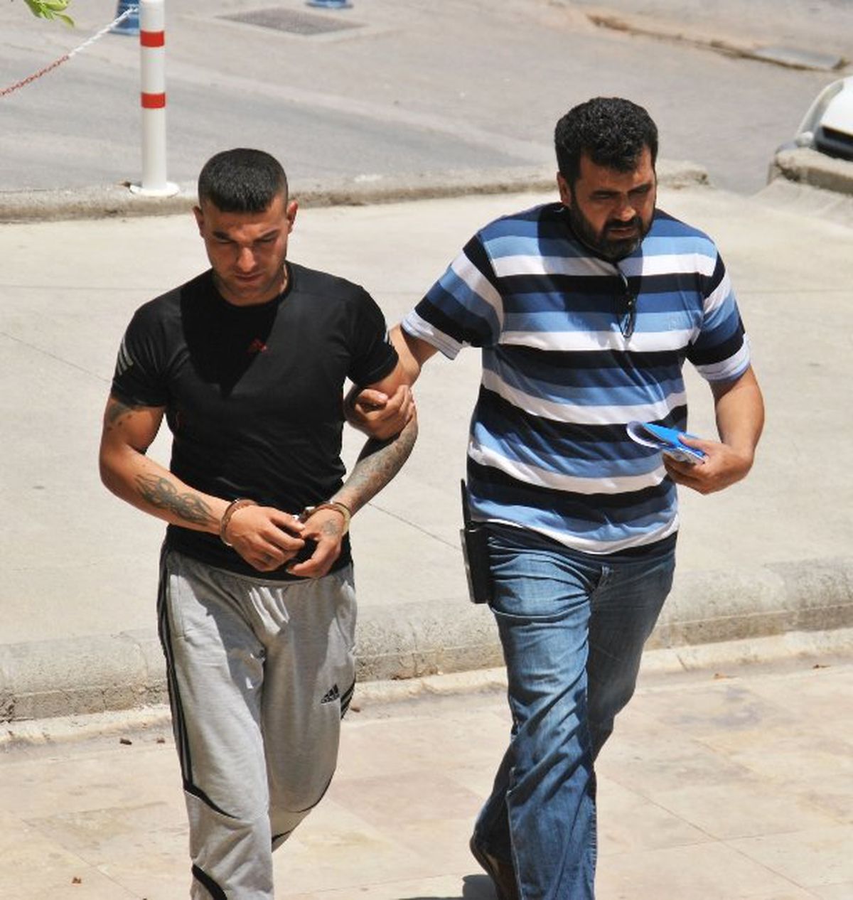 Kaptı Kaçamadı