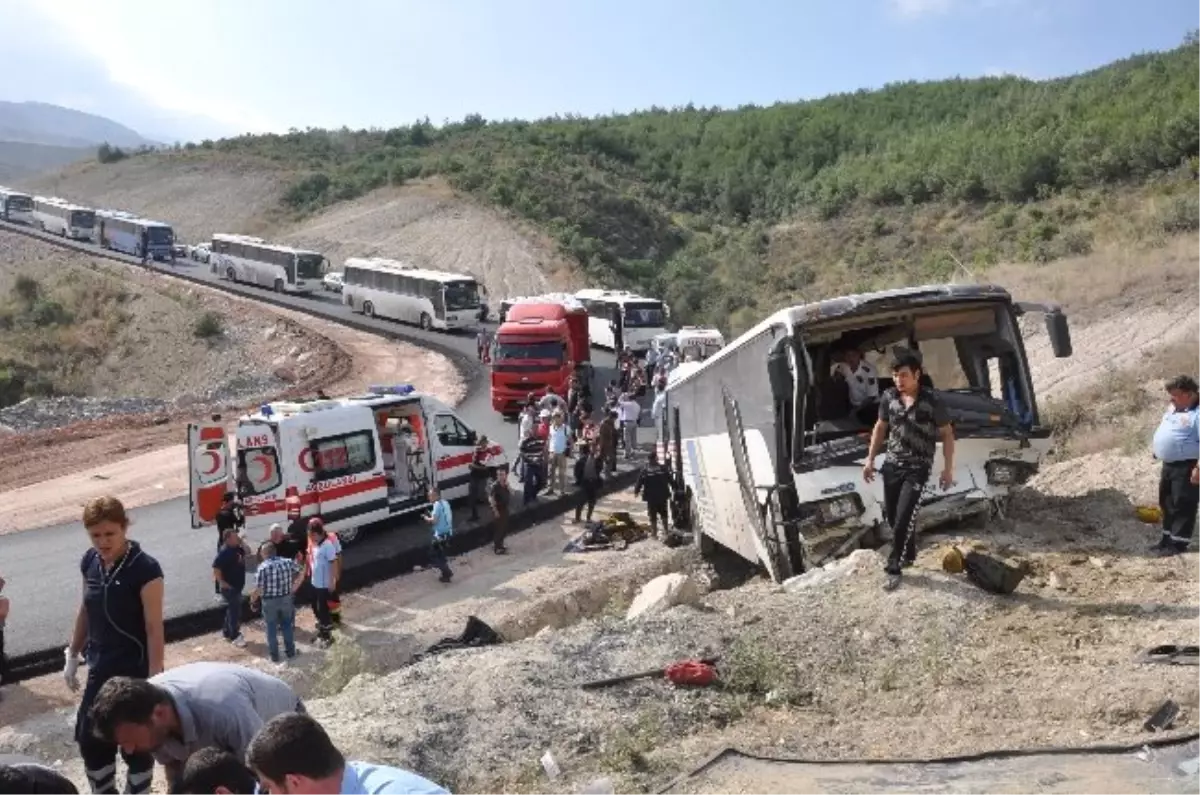 Maden İşçilerini Taşıyan Servis Şarampole Uçtu: 22 Yaralı