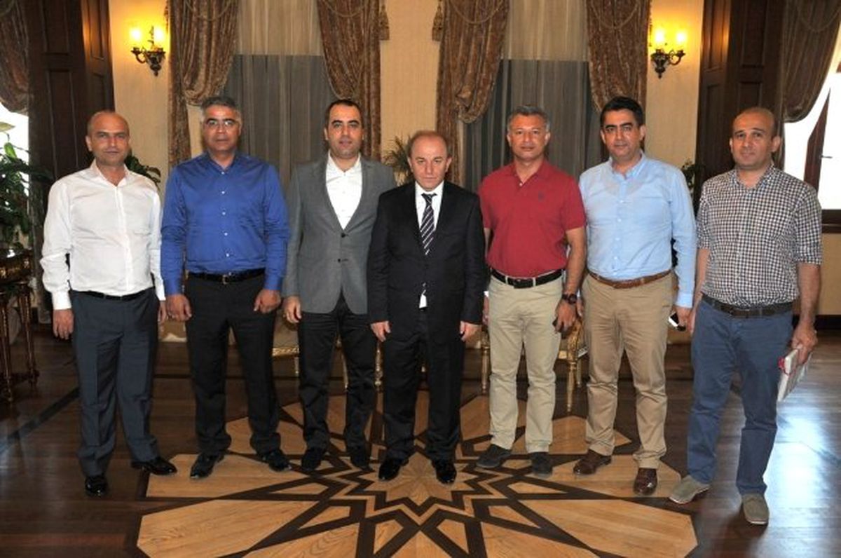 Masiad ve Konyalılar Derneği Yöneticilerinden Vali Öztürk\'ü Ziyaret Etti