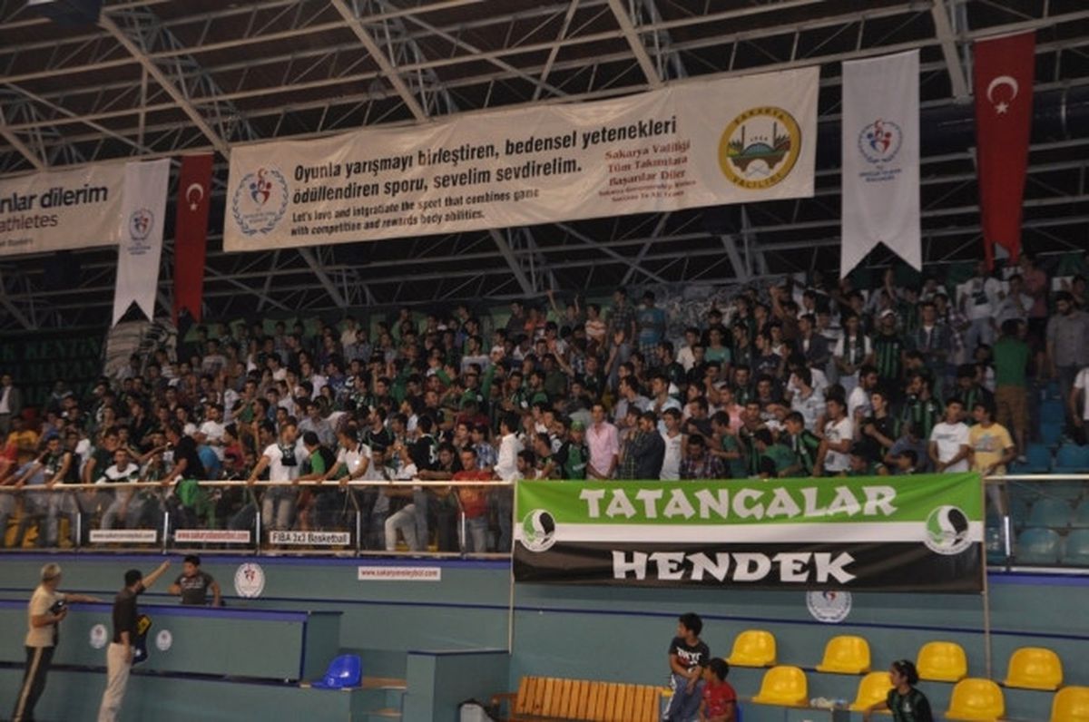 Sakaryasporlular Dayanışma Gecesinde Bir Araya Geldi