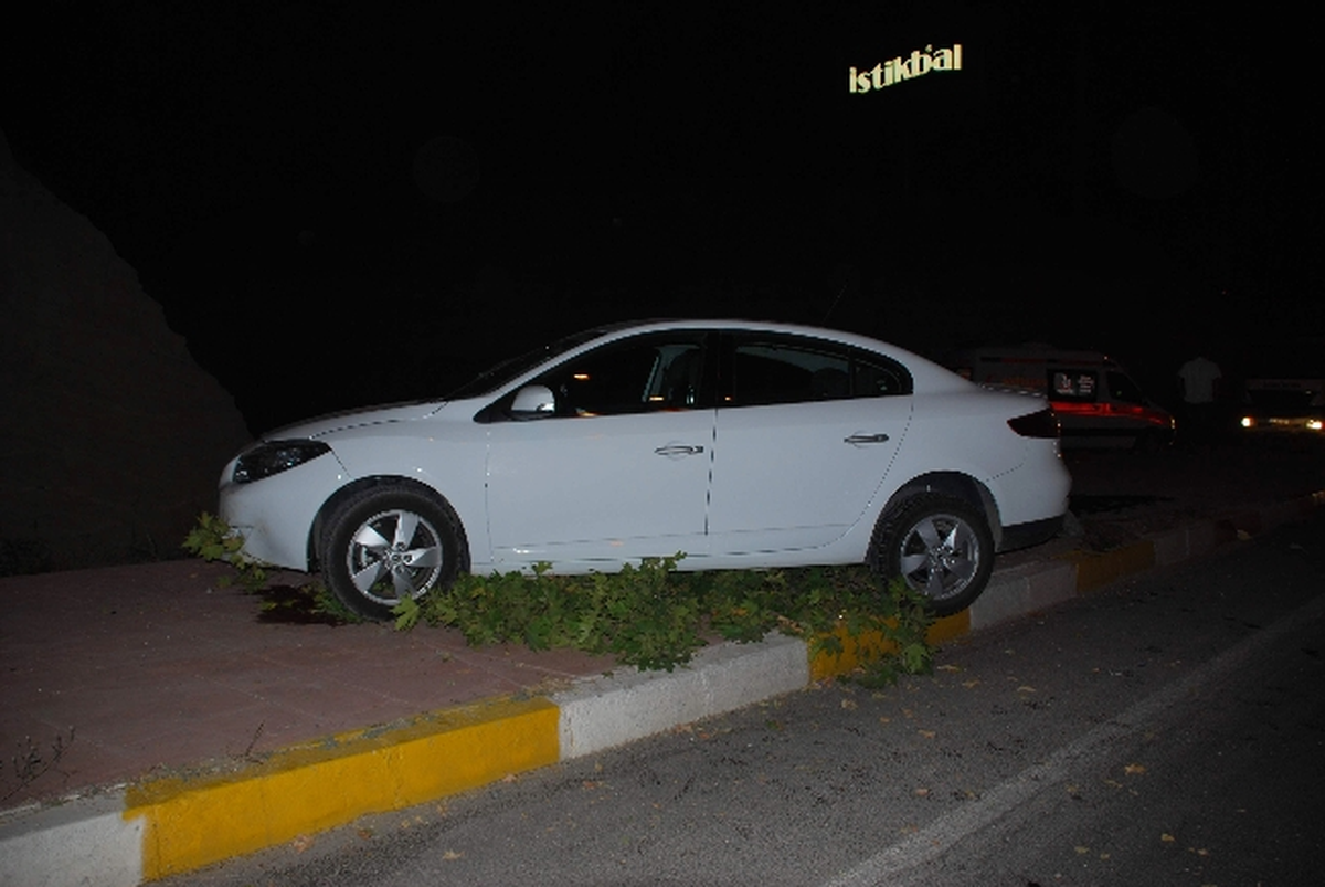 Adıyaman\'da Trafik Kazası : 2 Yaralı