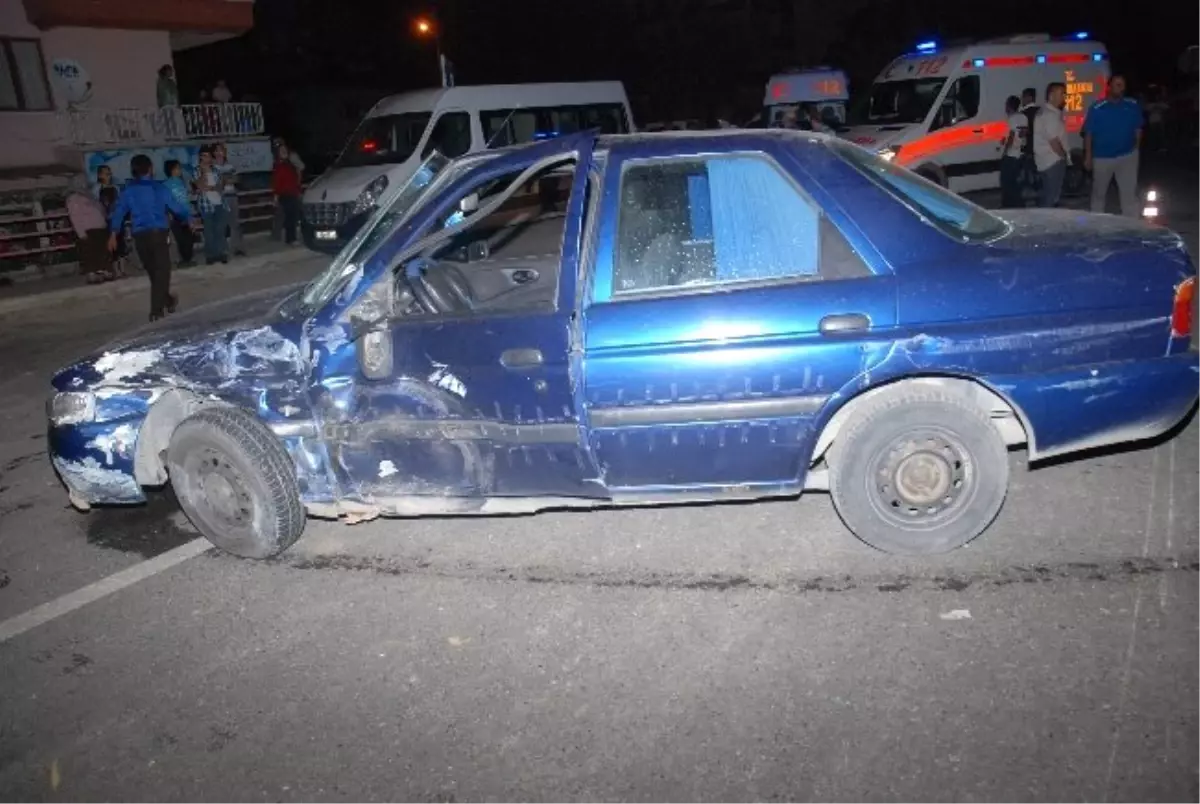 Afyonkarahisar'da Trafik Kazası: 1 Ölü, 10 Yaralı