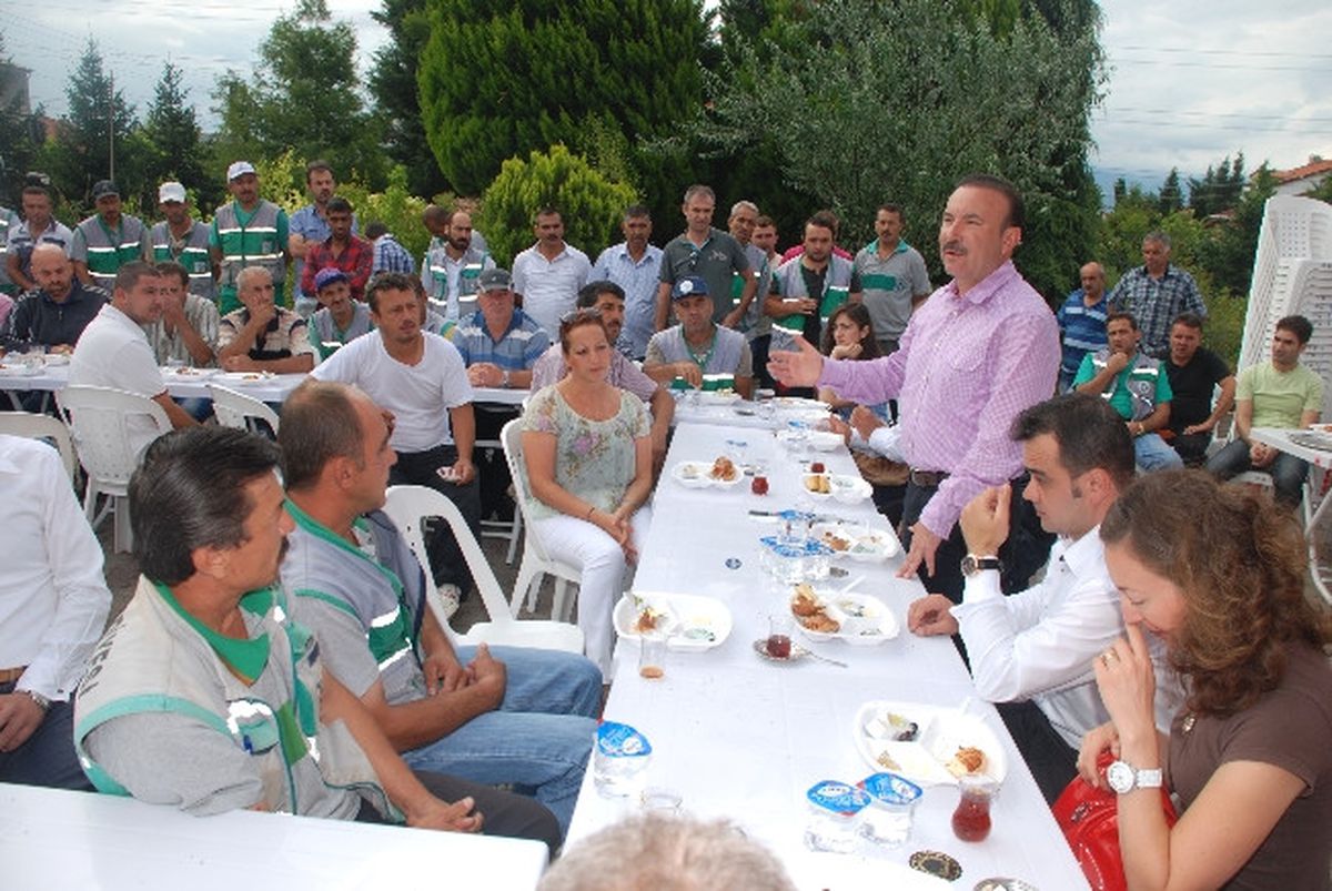 Başkan ve İşçiler Kahvaltıda Buluştu