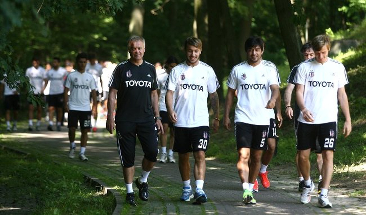 Beşiktaş\'ta Yeni Sezon Hazırlıklarını Sürdürüyor