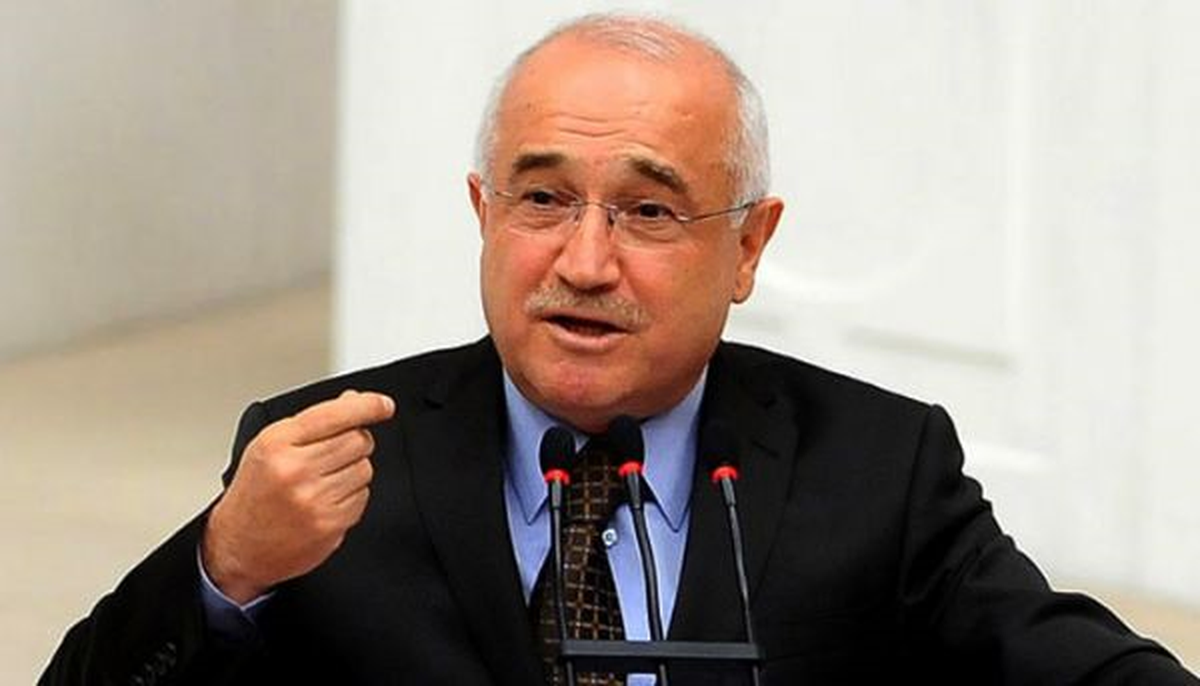Cemil Çiçek, Genel Kurul\'daki Kavgayı Değerlendirdi