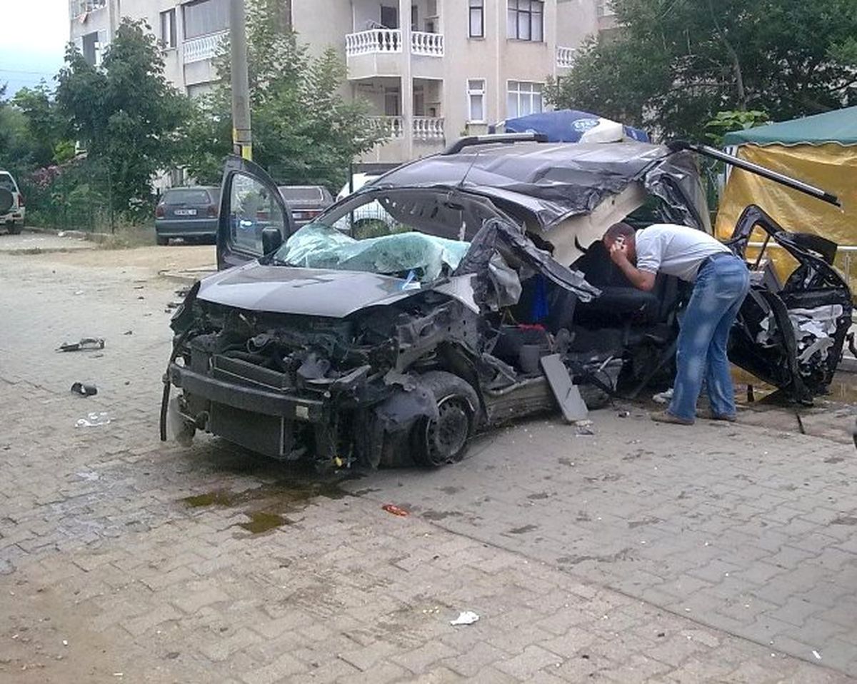 Çınarcıkta Trafik Kazası: 1 Ölü