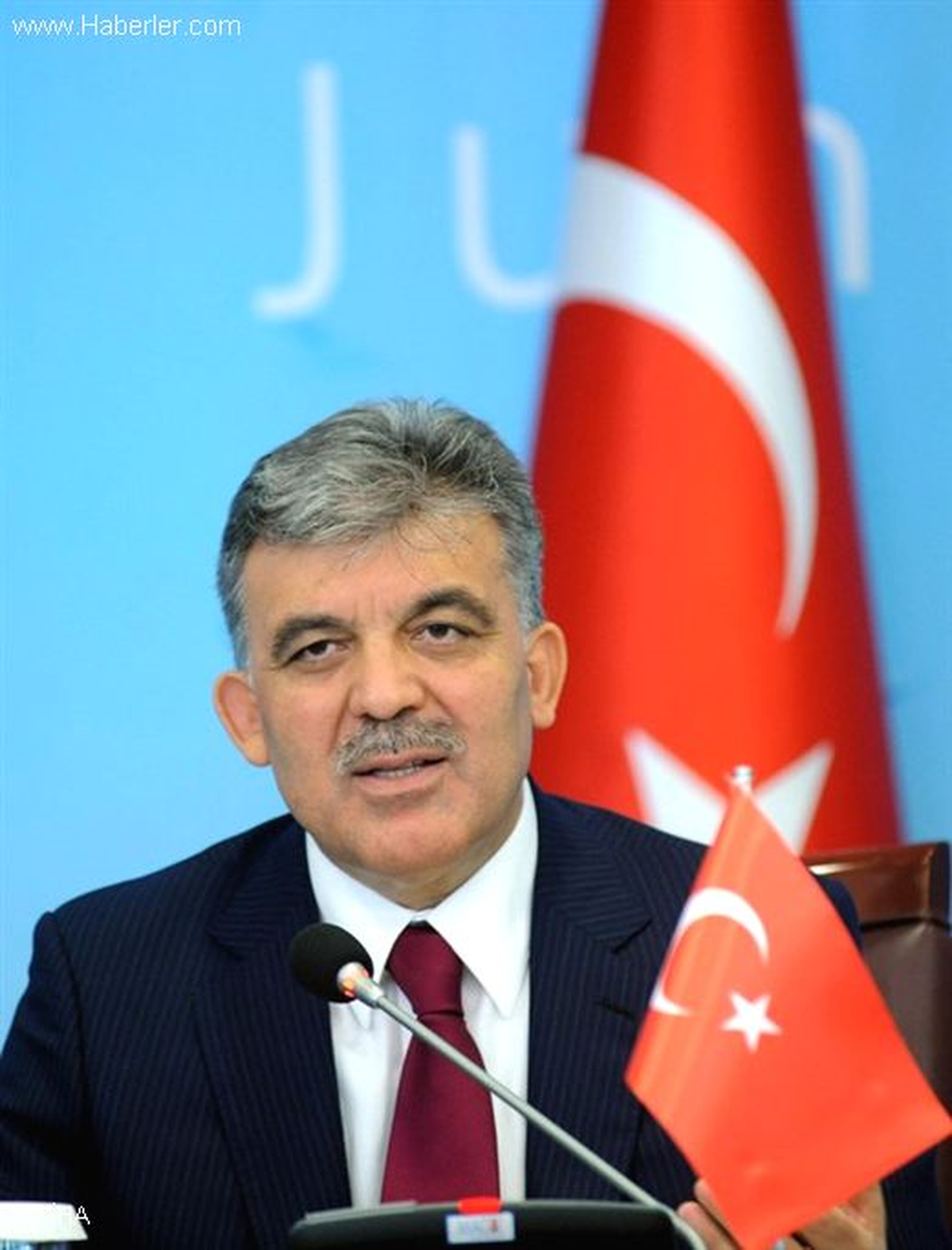 Cumhurbaşkanı Gül, Kırkpınar Başpehlivanı Ali Gürbüz\'ü Kutladı