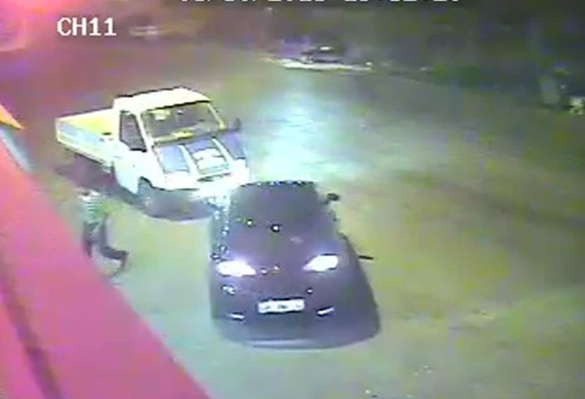 El Freni Çekilmeyen Kamyonet Hastane Duvarına Çarparak Durabildi