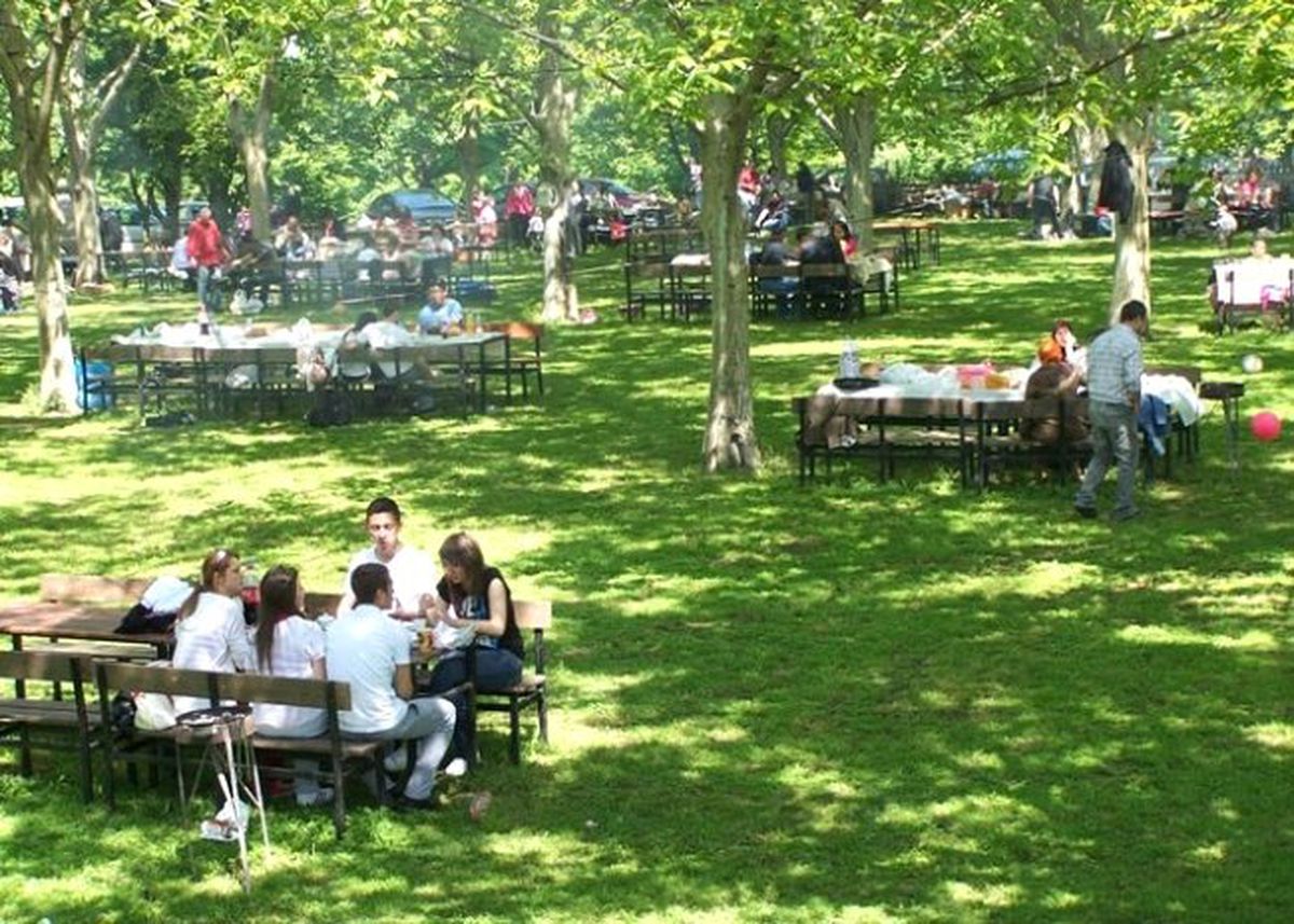 Erzurum\'da Ramazan Öncesi Son Pikniği Yapmak İsteyenler Mesire Alanlarını Doldurdu