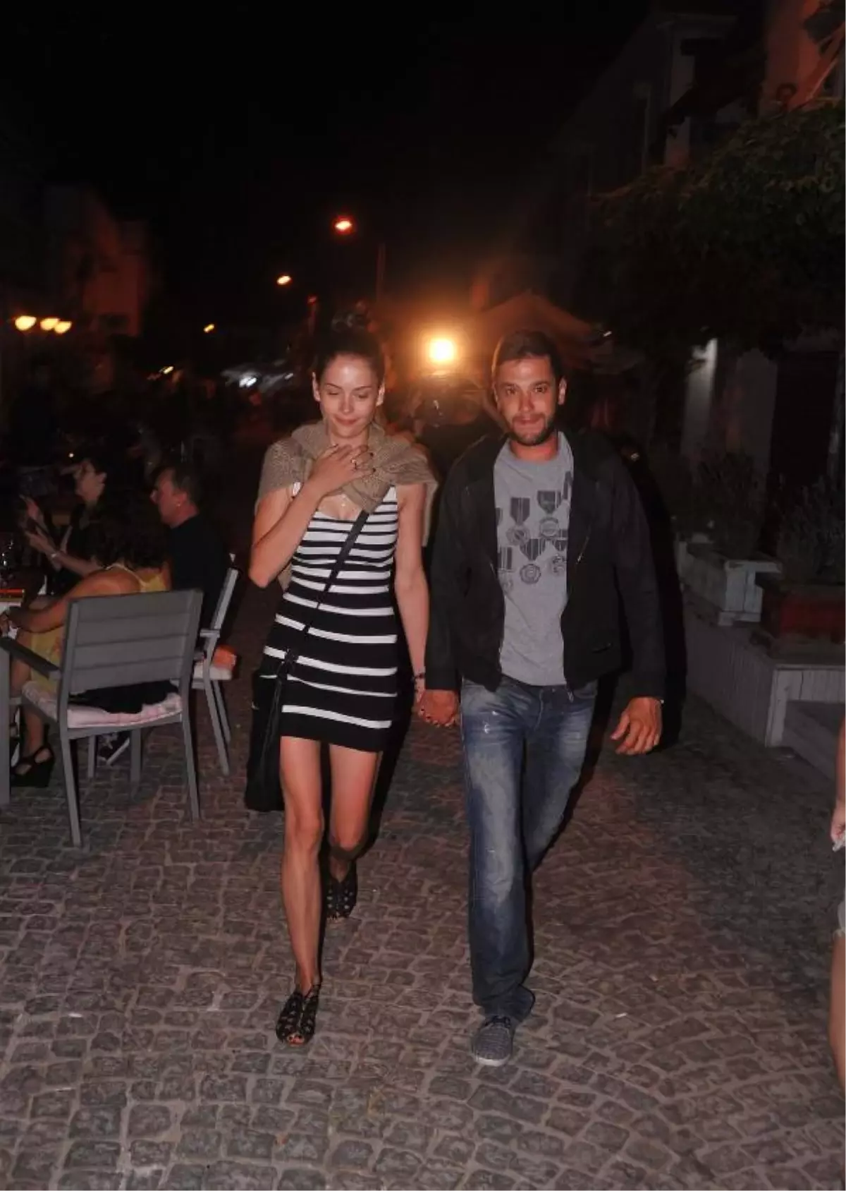 Güzel Oyuncu Paparazzilerden Artık Kaçmıyor