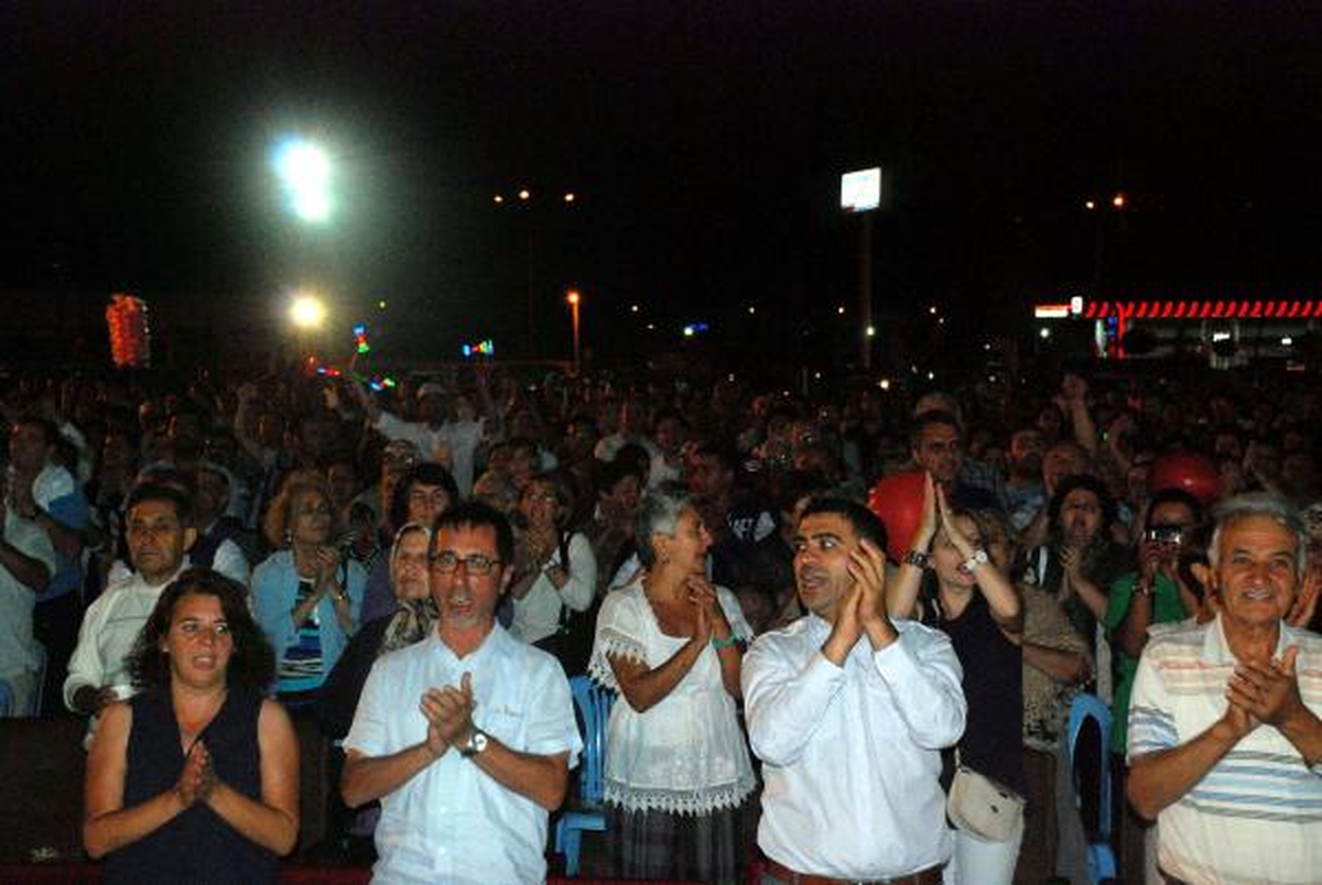 Kepez\'deki Şenlikte Gezi\'ye Destek
