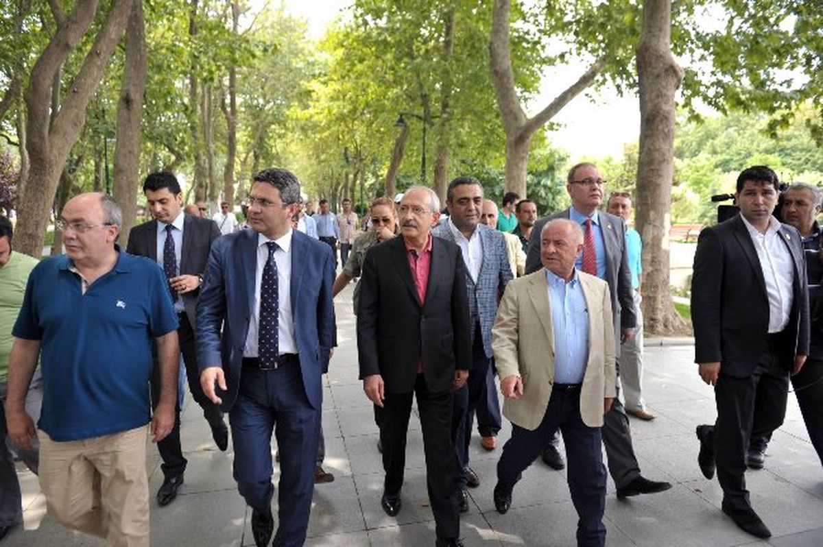 Kılıçdaroğlu Gezi Parkı\'nı Gezdi