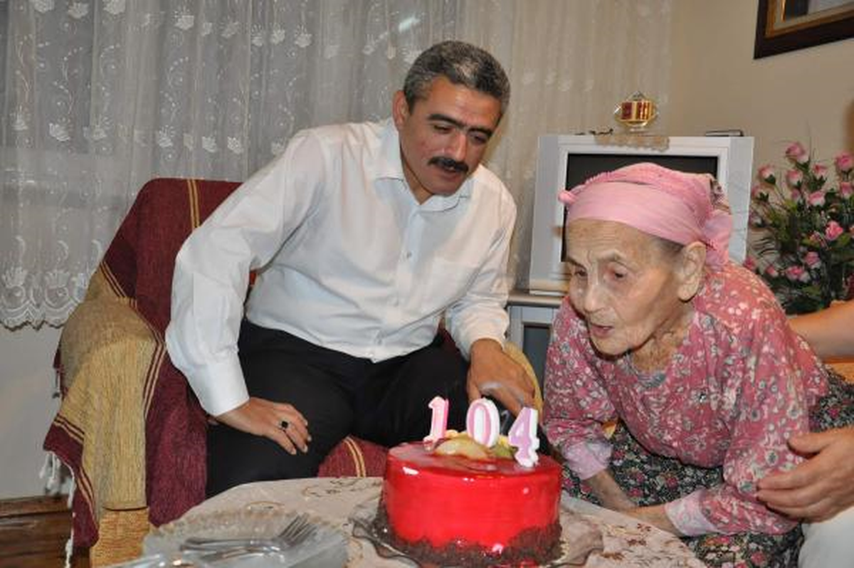 Nazilli\'deki Asırlık Ninelere Doğumgünü Sürprizi