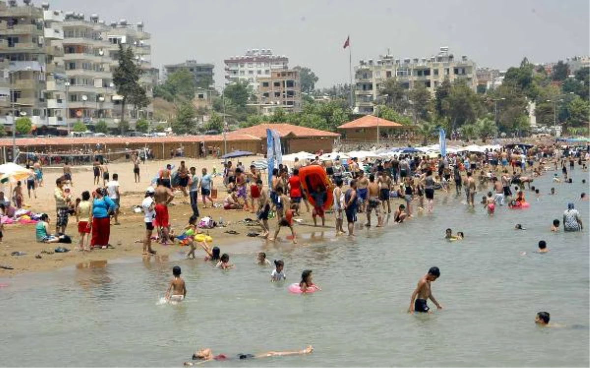 Ramazan Öncesi Plajlar Dolup Taştı