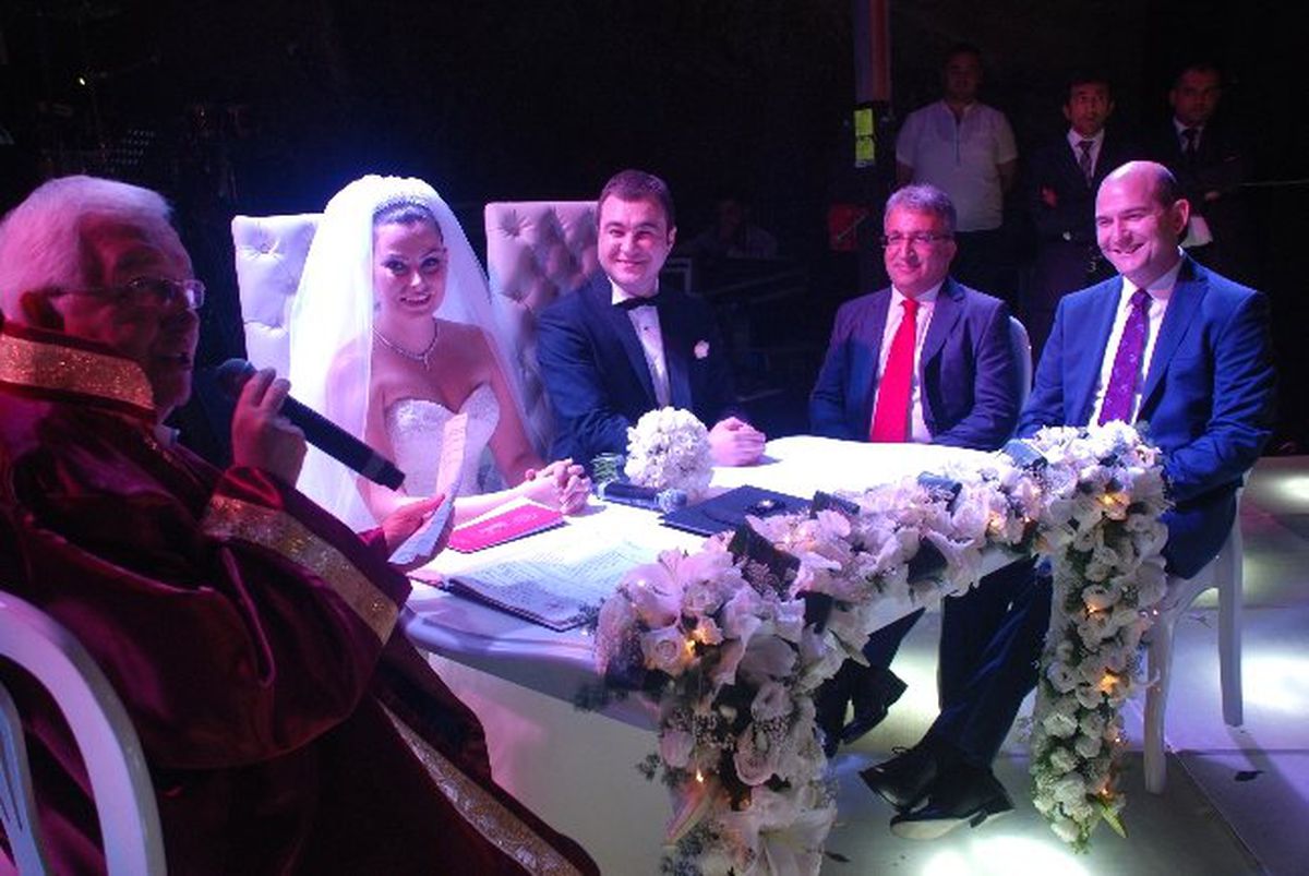 Soylu Mağarada Nikah Şahitliği Yaptı