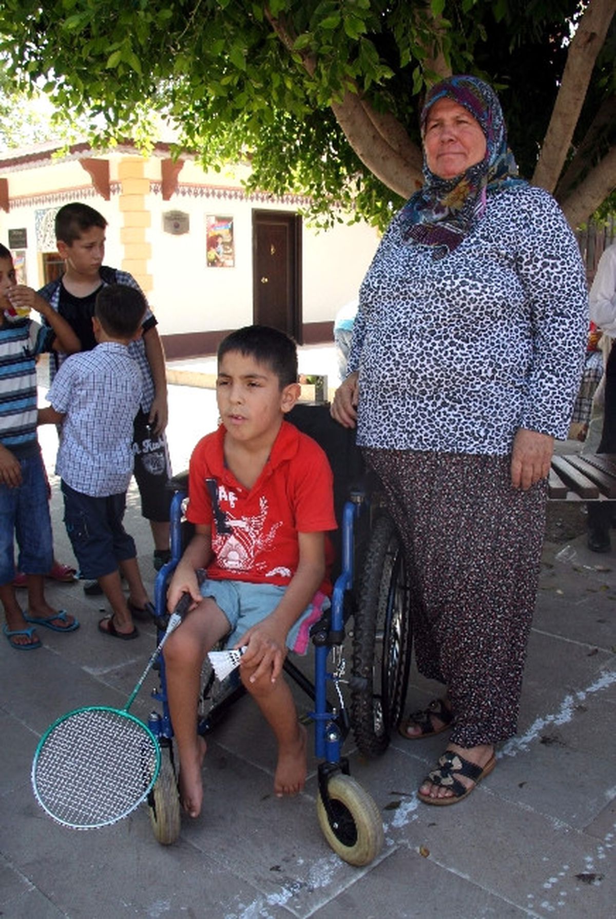 Tekerlekli Sandalye Üzerinde Dini Eğitim Alıyor